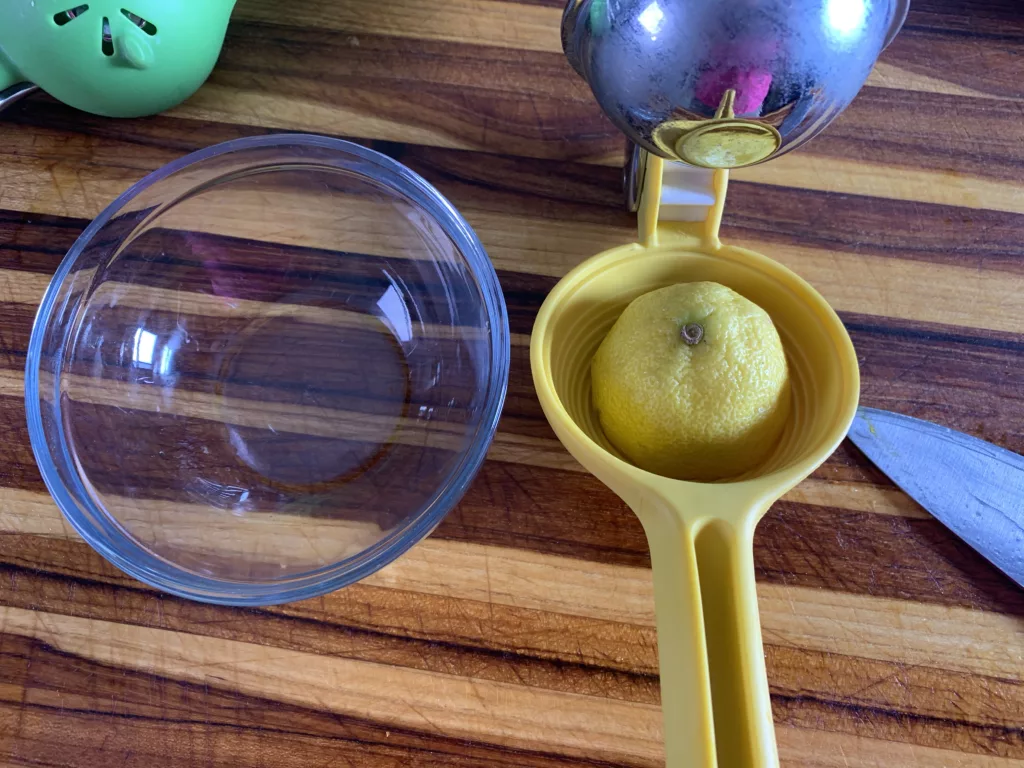 lemon squeezer how to.