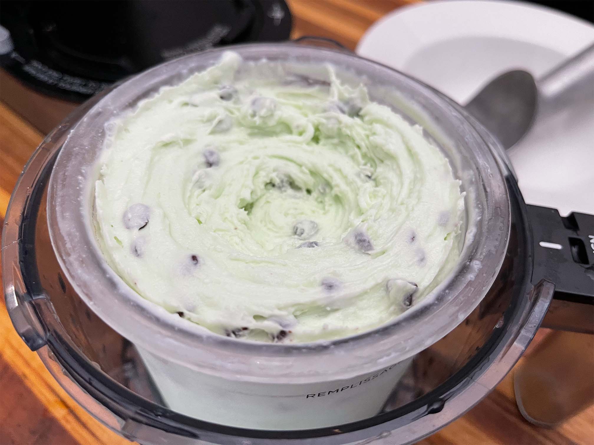 https://www.sizzleandsear.com/wp-content/uploads/2021/12/ninja-creami-review-mint-chocolate-chip-mixins-ice-cream.jpg